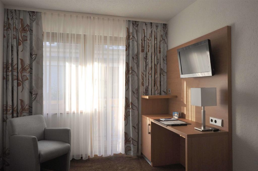 Hotel-Pension-Jasmin Rheinfelden  Oda fotoğraf